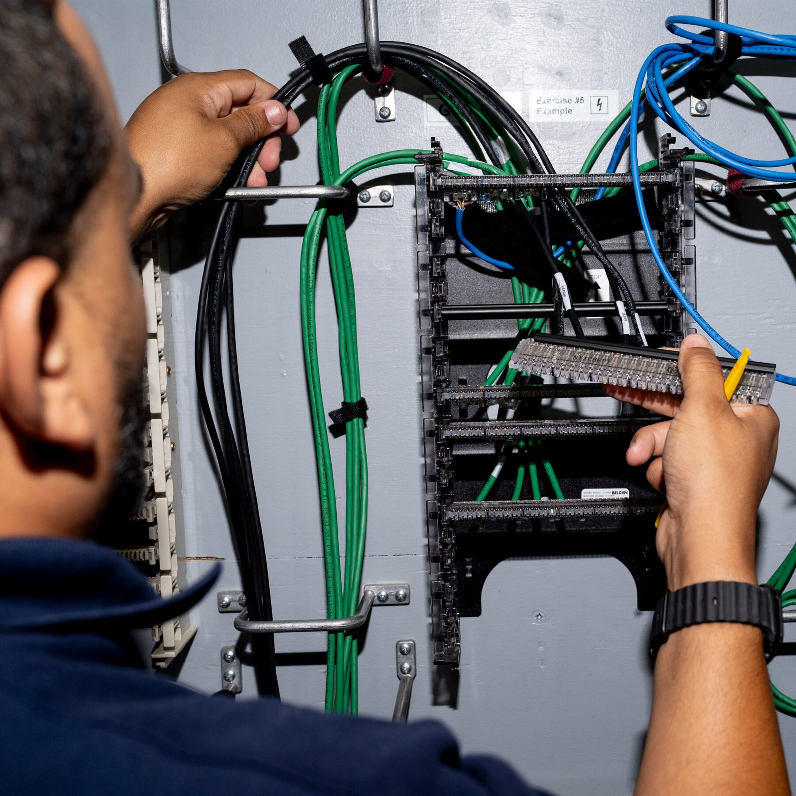 A.I. Companies Are Recruiting Electricians and Carpenters by the Thousands A.I. Companies Are Recruiting Electricians and Carpenters by the Thousands