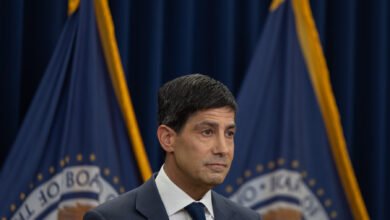 Warsh Considers Reducing Frequency of Fed Policy Meetings