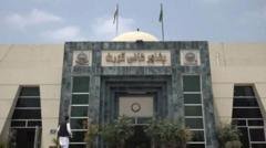 ’قائد اعظم اور اُن کے اہلخانہ کو ملک بدر نہ کیا جائے‘: پشاور ہائیکورٹ کا نوشہرہ کے رہائشی کی درخواست پر فیصلہ ’قائد اعظم اور اُن کے اہلخانہ کو ملک بدر نہ کیا جائے‘: پشاور ہائیکورٹ کا نوشہرہ کے رہائشی کی درخواست پر فیصلہ