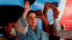 مریم نواز کا کشمیری عوام کو ’بسوں کا تحفہ‘ اور صوبے کے وسائل پر بحث: ’آپ وزیر اعلیٰ پنجاب ہیں، وزیراعظم پاکستان یا کشمیر نہیں‘