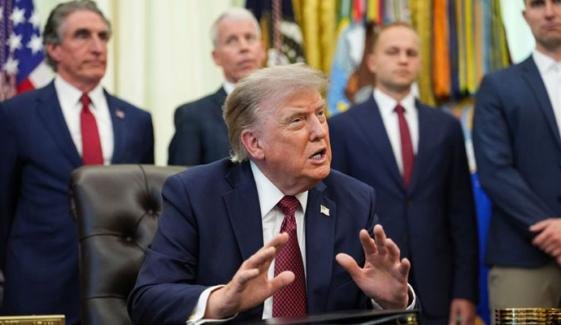 ڈونلد ٹرمپ کا ایران پر ایک روز کے لیے حملے روکنے کا حکم ڈونلد ٹرمپ کا ایران پر ایک روز کے لیے حملے روکنے کا حکم