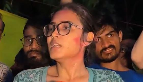 بھارتی طلبہ نے ’گودی میڈیا‘ کے پاکستانی ایجنٹ ہونے کے الزام کی حقیقت بتادی بھارتی طلبہ نے ’گودی میڈیا‘ کے پاکستانی ایجنٹ ہونے کے الزام کی حقیقت بتادی
