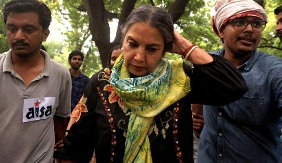 طلبہ احتجاج میں شرکت کے بعد شبانہ اعظمی سوائن فلو میں مبتلا طلبہ احتجاج میں شرکت کے بعد شبانہ اعظمی سوائن فلو میں مبتلا