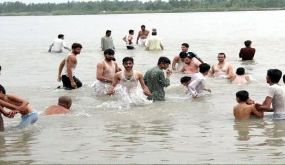 پنجاب میں ڈیموں، دریاؤں، نہروں، تالابوں اور جھیلوں میں تیراکی پر پابندی عائد پنجاب میں ڈیموں، دریاؤں، نہروں، تالابوں اور جھیلوں میں تیراکی پر پابندی عائد