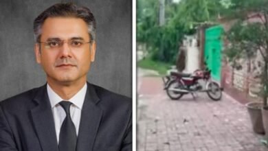 اٹارنی جنرل منصور اعوان کے گھر چھاپہ، ایس ایچ او سمیت 11 اہکاروں پر مقدمہ درج