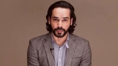 گوہر رشید کی عورت مارچ کے بعض پوسٹرز پر تنقید