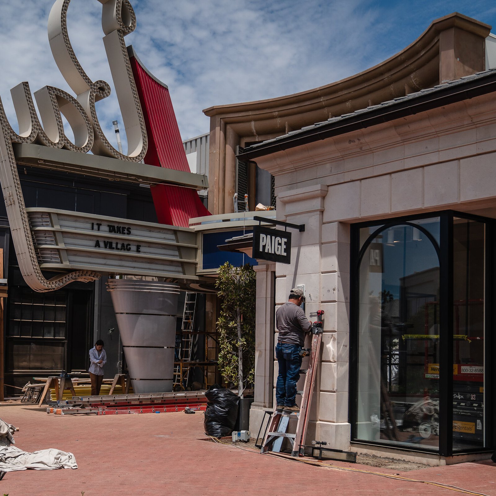 Pacific Palisades Shopping Center Set to Reopen Following Palisades Fire Pacific Palisades Shopping Center Set to Reopen Following Palisades Fire