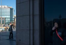 China’s Nonsmokers Try to Clear the Air, One Confrontation at a Time