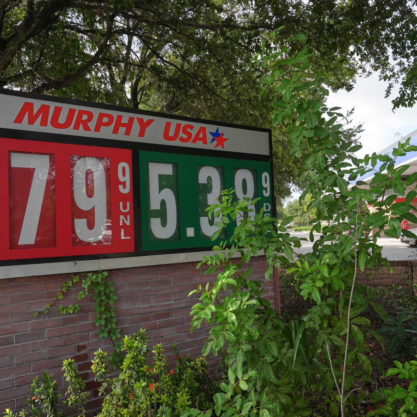 Oil Prices Plummet as Investors Digest Pause in Fighting in Iran War Oil Prices Plummet as Investors Digest Pause in Fighting in Iran War