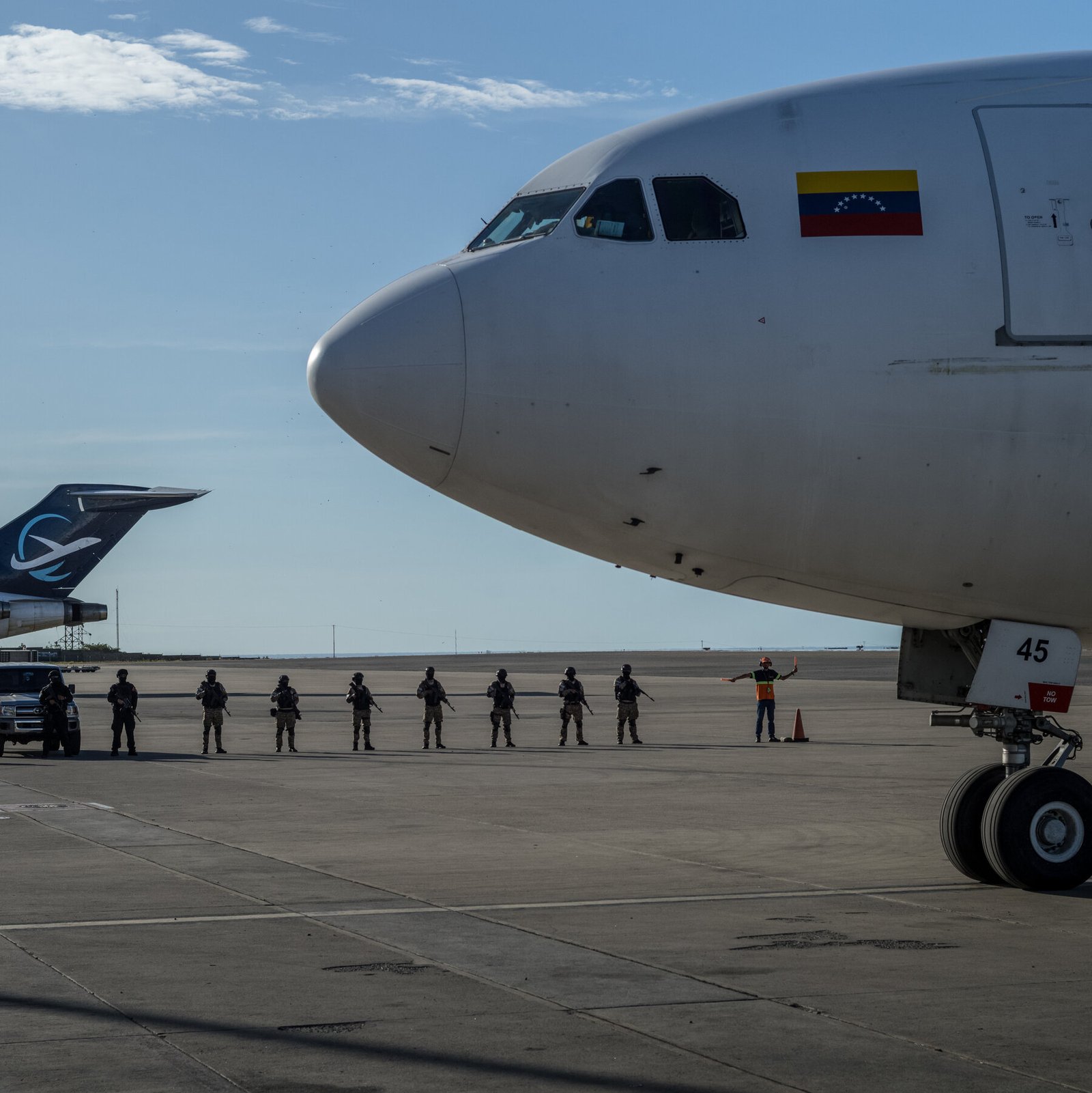 U.S. Sends Flight With Deportees to Venezuela for First Time Since Earthquakes U.S. Sends Flight With Deportees to Venezuela for First Time Since Earthquakes