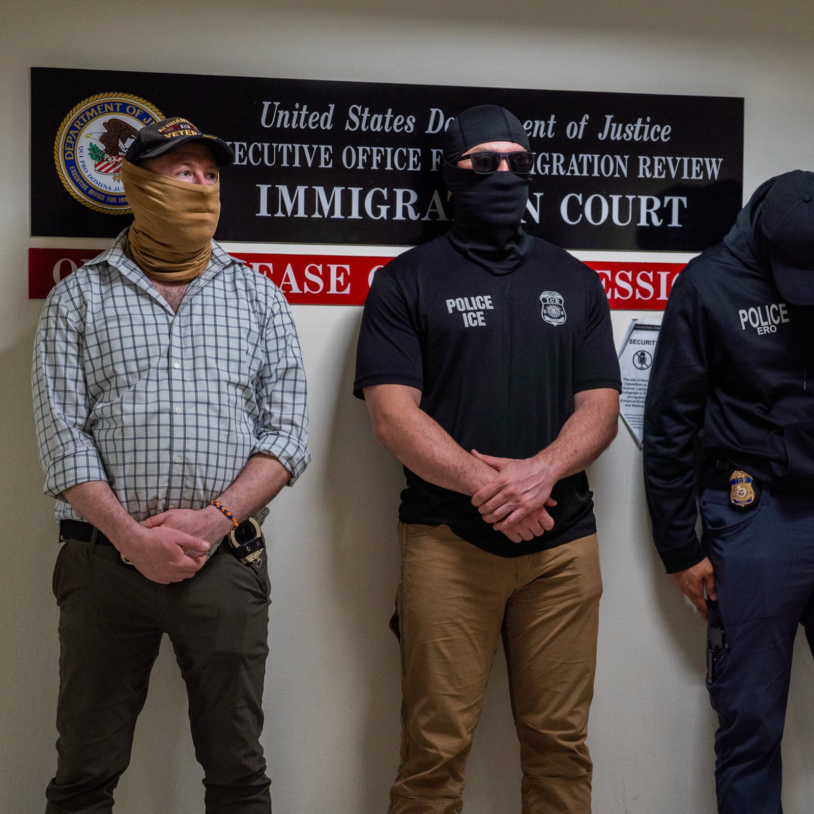 N.Y. Law Barring ICE Agents From Wearing Masks Is Blocked by Judge N.Y. Law Barring ICE Agents From Wearing Masks Is Blocked by Judge