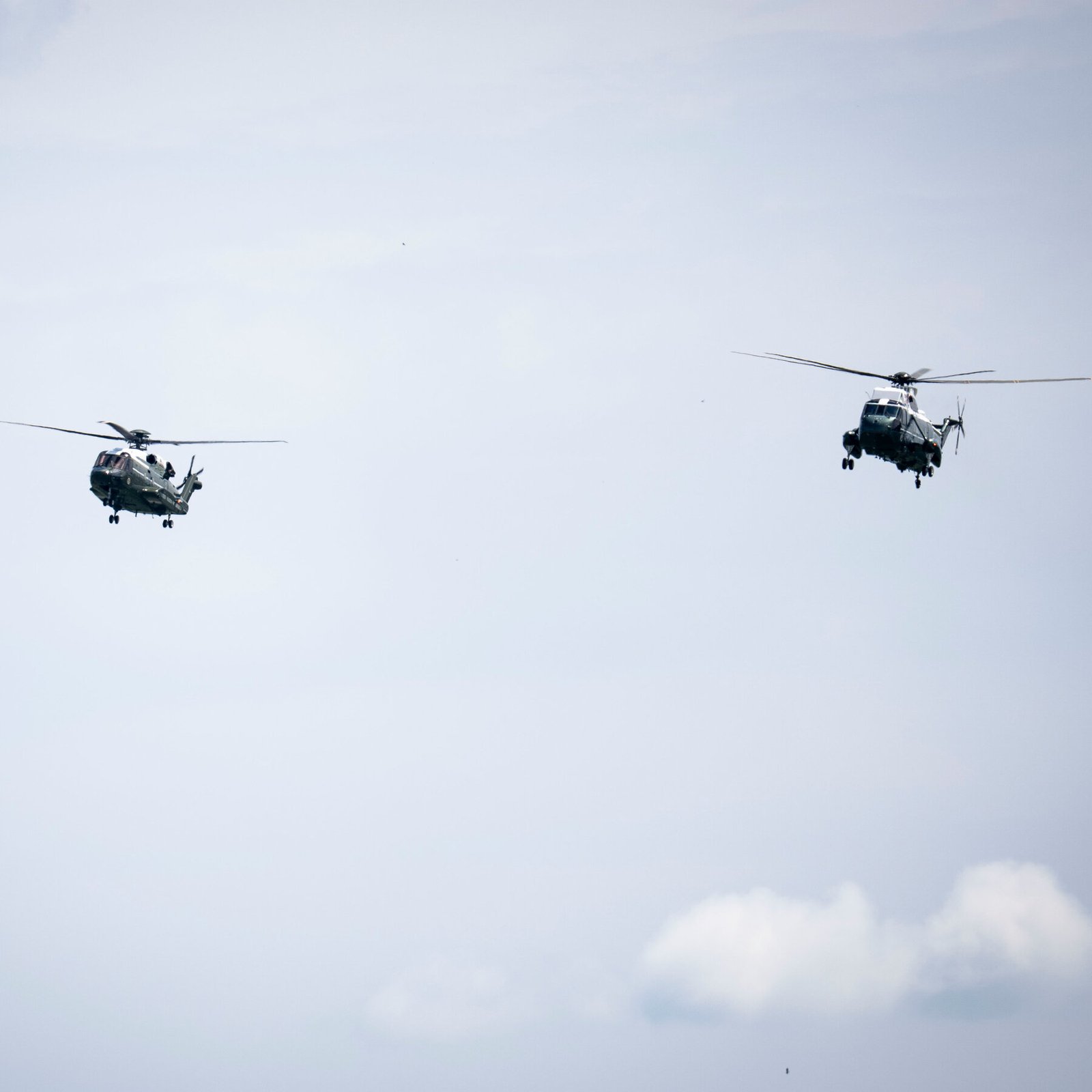Helicopter Carrying Trump Flies Near Passenger Jet in Washington Airspace Helicopter Carrying Trump Flies Near Passenger Jet in Washington Airspace