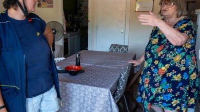 As France’s Elders Swelter in the Heat, Postal Workers Come to the Rescue