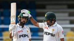 عبداللہ شفیق کی سنچری، بابر اعظم کی فارم میں واپسی اور سیالکوٹ کا چرچا عبداللہ شفیق کی سنچری، بابر اعظم کی فارم میں واپسی اور سیالکوٹ کا چرچا