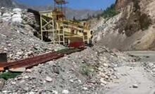 گلگت بلتستان کے دریاؤں سے سونا نکالنے کی دوڑ میں مصروف دیوہیکل مشینوں کو خطرہ کیوں قرار دیا جا رہا ہے؟