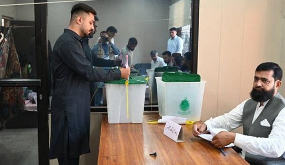 آزاد کشمیر: دوسرے مرحلے کے انتخابات، انتخابی مہم کا وقت ختم، پولنگ کے سامان کی ترسیل جاری
