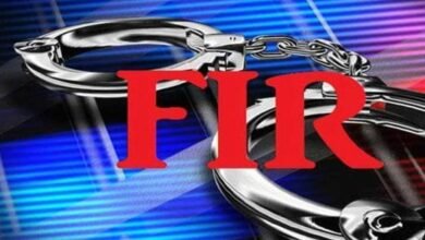 کراچی: خواجہ سراؤں کا تھانے میں گھس کر پتھراؤ اور توڑ پھوڑ، مقدمہ درج کراچی: خواجہ سراؤں کا تھانے میں گھس کر پتھراؤ اور توڑ پھوڑ، مقدمہ درج