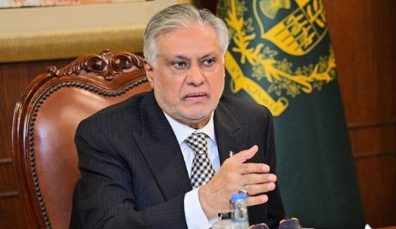 نائب وزیرِ اعظم اسحاق ڈار اردن پہنچ گئے نائب وزیرِ اعظم اسحاق ڈار اردن پہنچ گئے