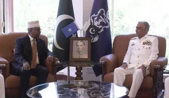 صومالی وزیر دفاع کا پاک بحریہ اور فضائیہ کے ہیڈ کوارٹرز کا دورہ صومالی وزیر دفاع کا پاک بحریہ اور فضائیہ کے ہیڈ کوارٹرز کا دورہ