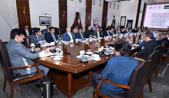 سندھ میں محنت کشوں کی کم از کم ماہانہ اجرت 43 ہزار روپے کر دی گئی سندھ میں محنت کشوں کی کم از کم ماہانہ اجرت 43 ہزار روپے کر دی گئی