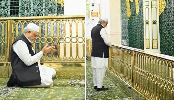 اسحاق ڈار کی مسجد نبوی ﷺ میں حاضری، پاکستان کی ترقی کیلئے دعا