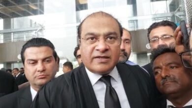 بانی پی ٹی آئی کی ہیلتھ رپورٹ میں ان کی آنکھ کے حوالے سے ذکر تک نہیں تھا، سلمان صفدر