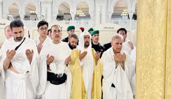 وزیرِاعظم، نائب وزیرِ اعظم، فیلڈ مارشل کی عمرے کی ادائیگی وزیرِاعظم، نائب وزیرِ اعظم، فیلڈ مارشل کی عمرے کی ادائیگی