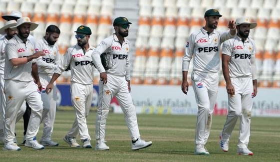 پاکستان ٹیسٹ اسکواڈ آج انگلینڈ روانہ ہو گا پاکستان ٹیسٹ اسکواڈ آج انگلینڈ روانہ ہو گا