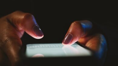 AdultFriendFinder vs. Snapchat: Which is better for sexting?