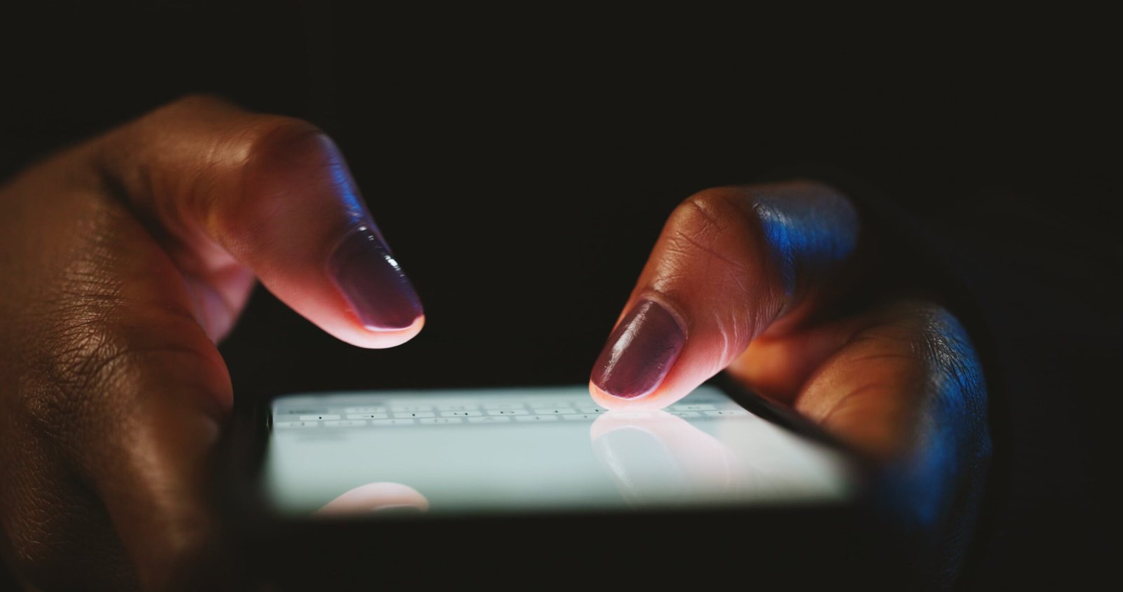 AdultFriendFinder vs. Snapchat: Which is better for sexting? AdultFriendFinder vs. Snapchat: Which is better for sexting?